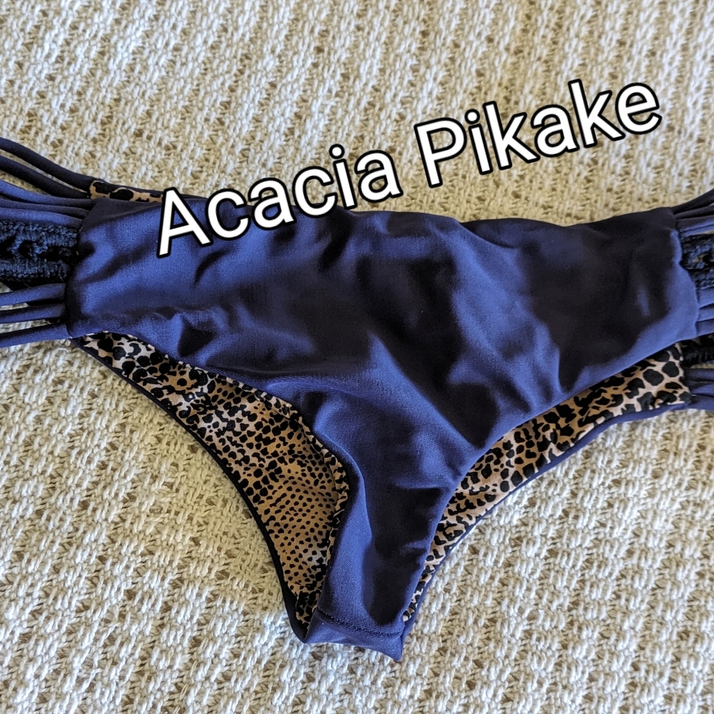 Acacia swimwear Pikake bottoms like new size M